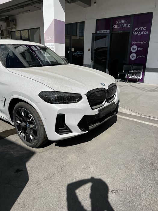 BMW IX3 srochno sotilvotti