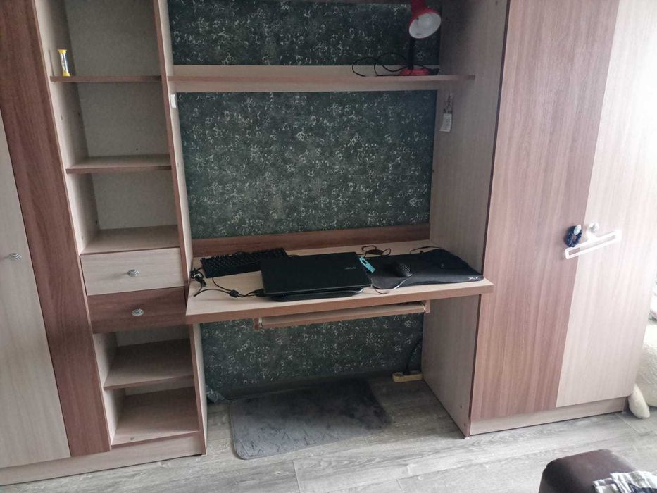 комплект мебельной утвари в хорошем  состоянии