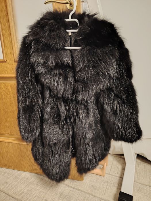 Vând haină de blană