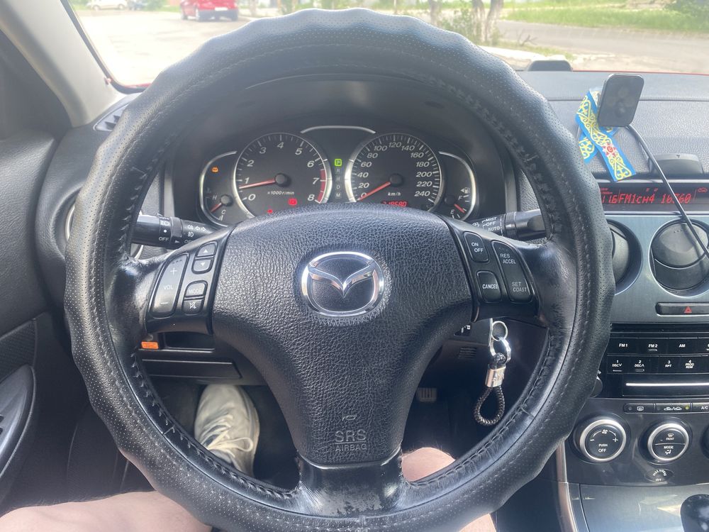 Автомобиль mazda 6