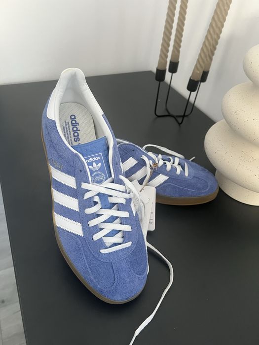 Pantofi sport Adidas Gazelle Indoor W HQ8717 Albastru.