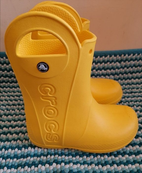 Продам детские сапоги Crocs!