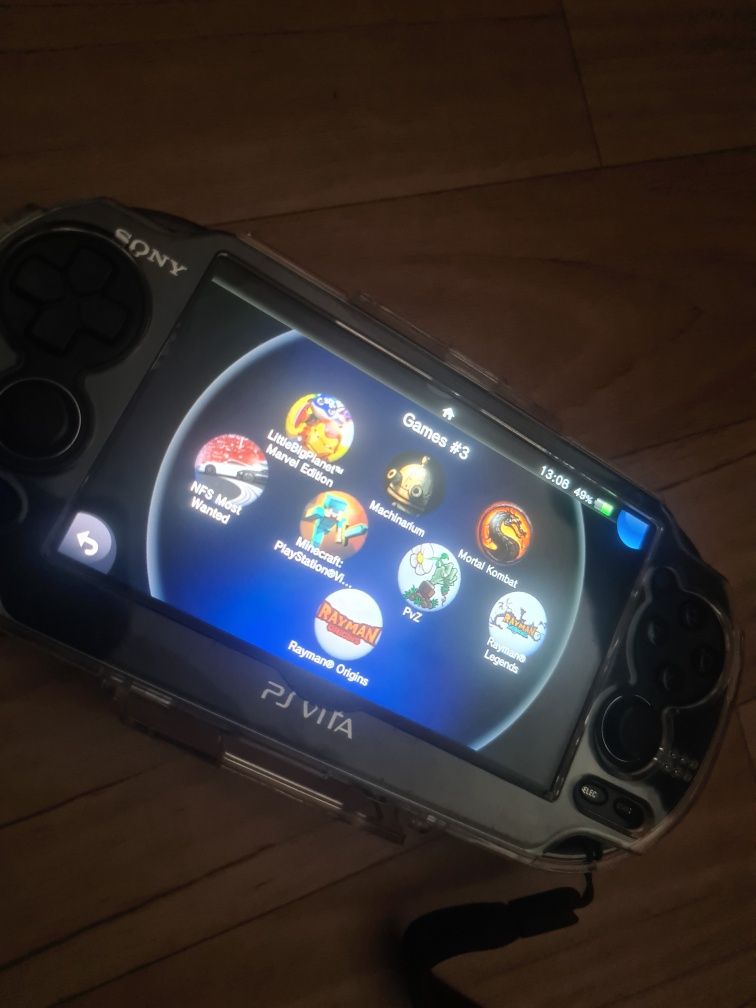 Продам ps vity с играми