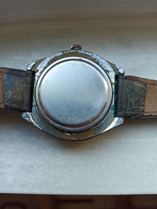 Продавам часовници