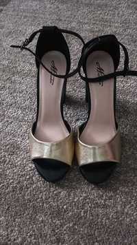 Sandale negre cu auriu