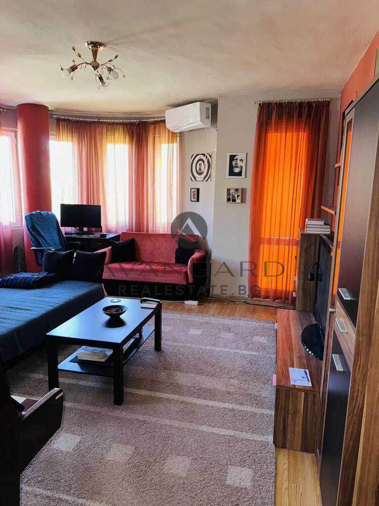 Продава се Двустаен апартамент в Пловдив, Център - 58 кв.м за 2432 €/кв.м - Снимка #1
