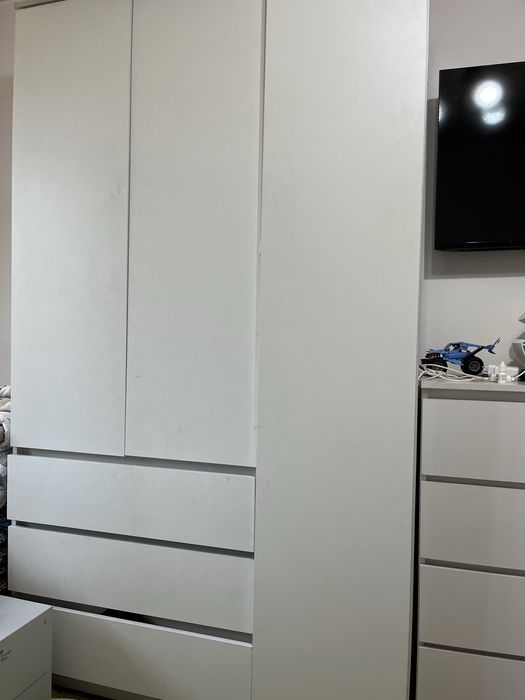 в связи с переездом продам