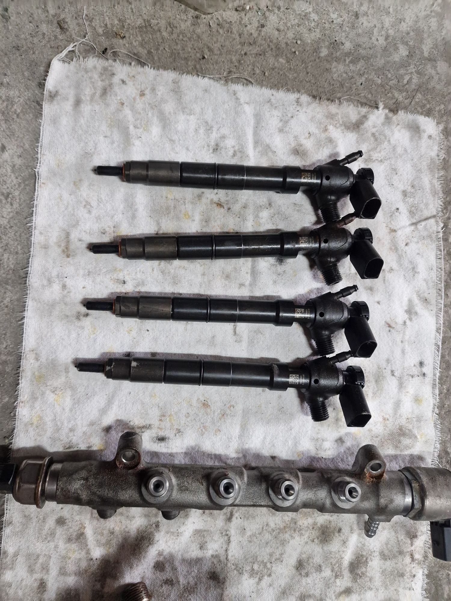 Injector injectoare pompa rampa 2.0 cxe vw t6 caravelle multivan