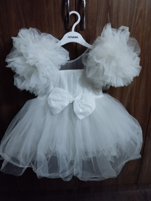 Белое платье на девочку