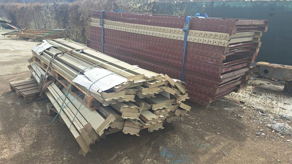 Raft uri industriale 45m liniar 15picioare / 60 traverse
45m liniari