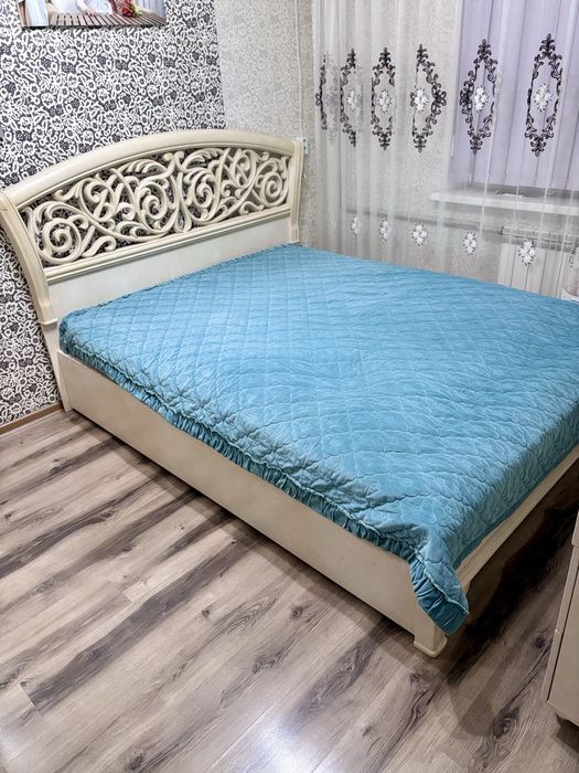 Продается спальная гарнитура Александрия