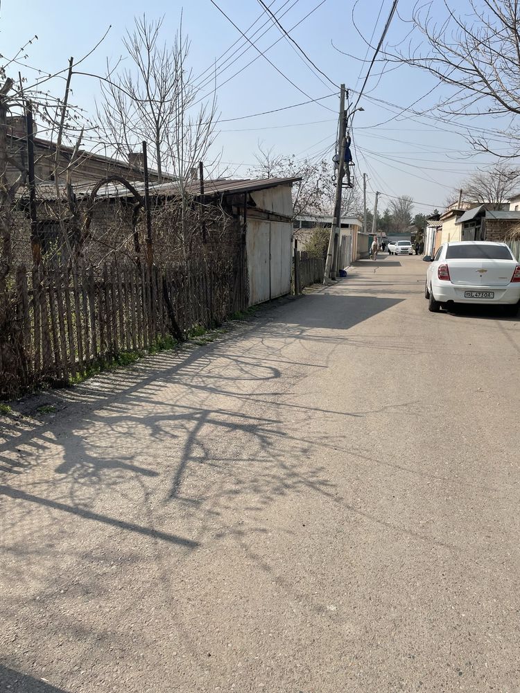 Продается в Яшнабадском р-не УзБУМ угловой участок 5 сот.