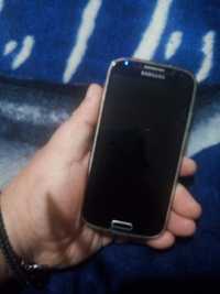 Samsung s4 i9505, 2gb ram, dysplai fisurat.