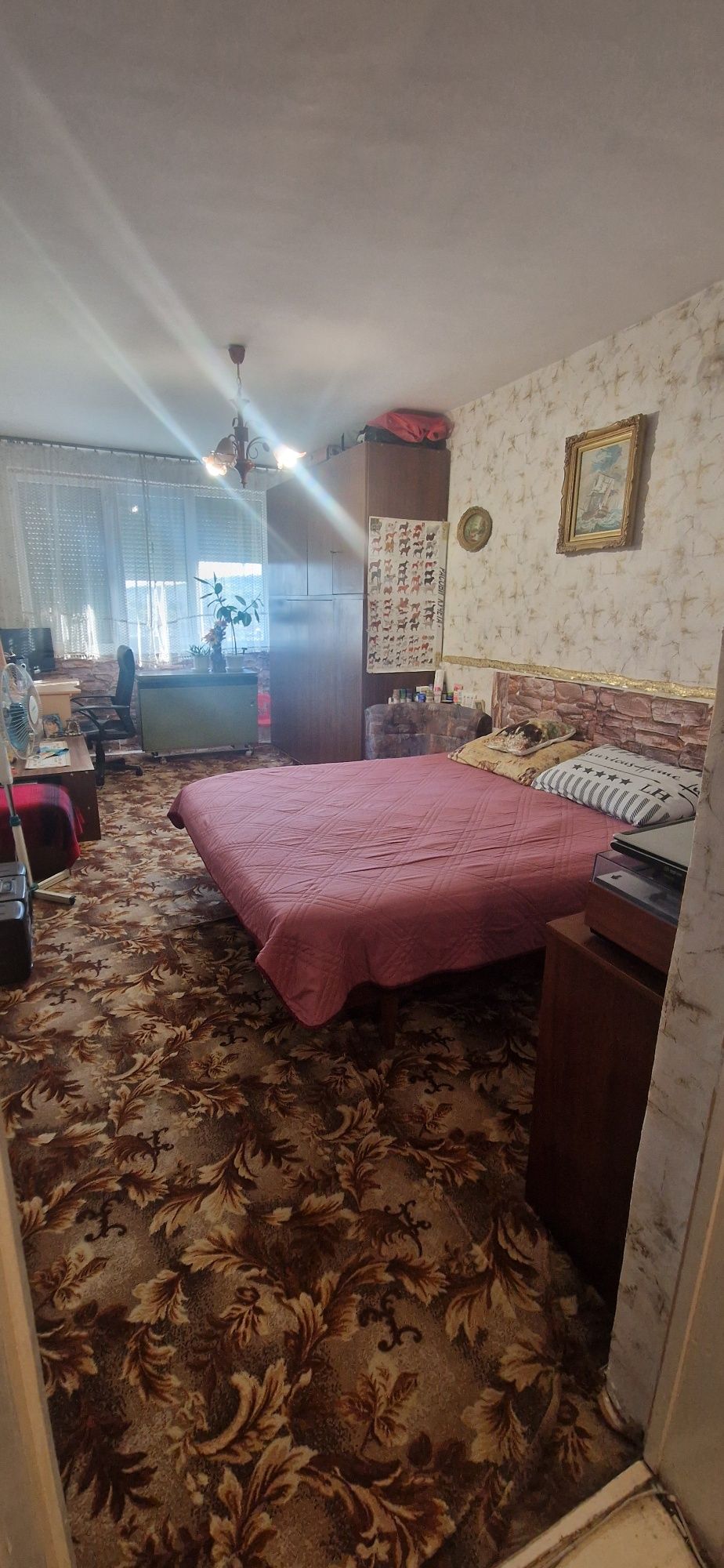 Тристаен апартамент до митницата