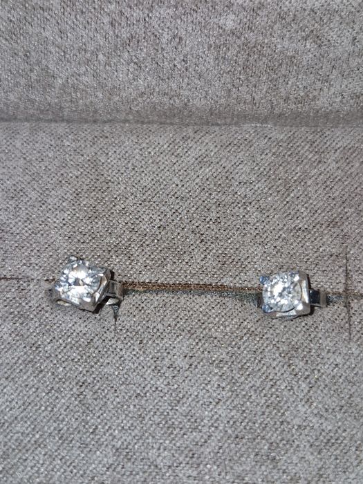 Vand cercei aur alb si diamante naturale