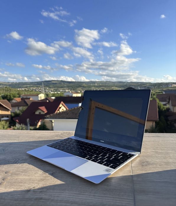 Laptop huawey ultra subitre matebook pro x touchscreen
