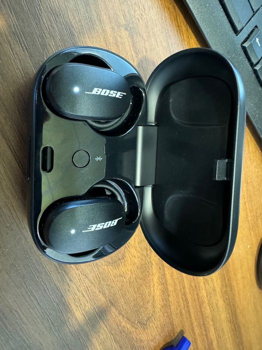 Vând căști Bose QuietComfort