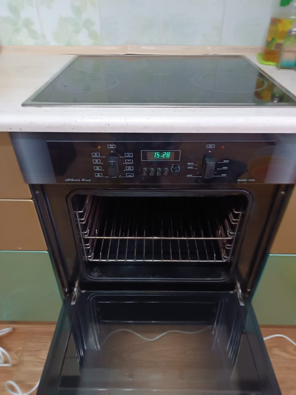 Продам встраиваемую электро духовку