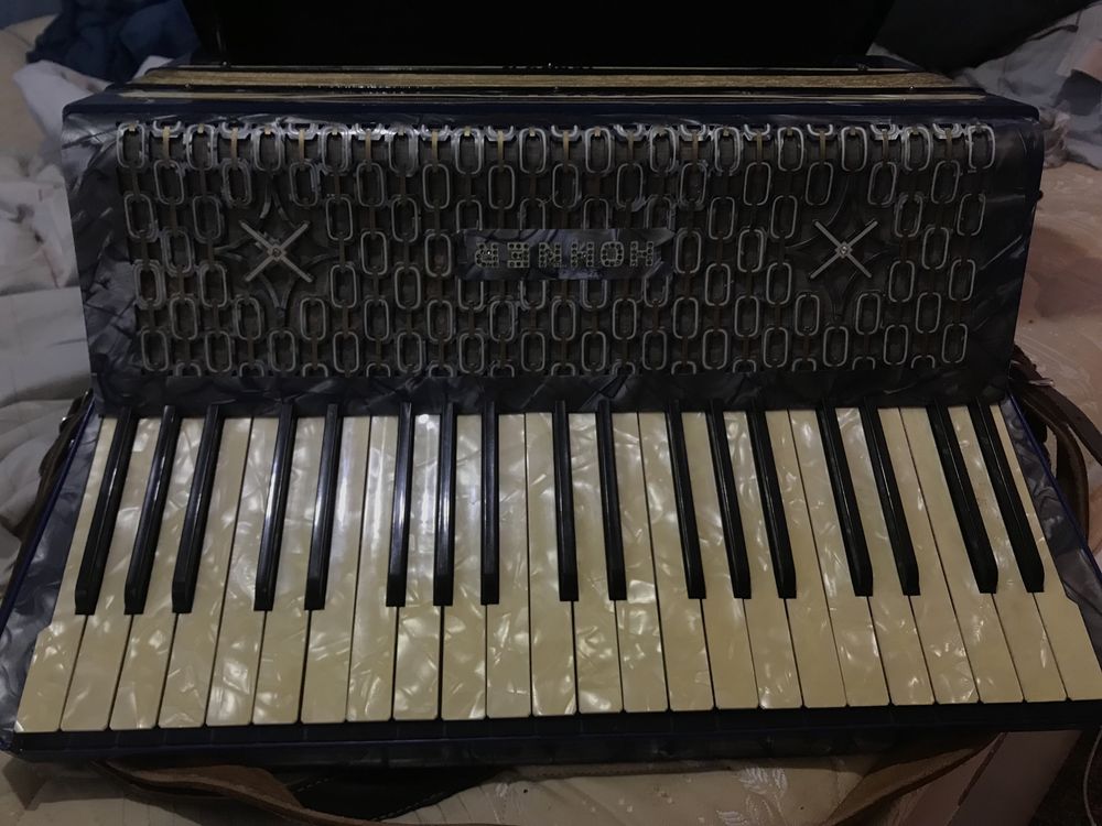 Hohner tango 4 in stare de functionare cu cutie