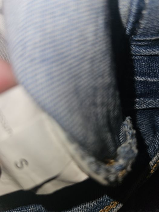 Vand blugi de dama S cu craniu