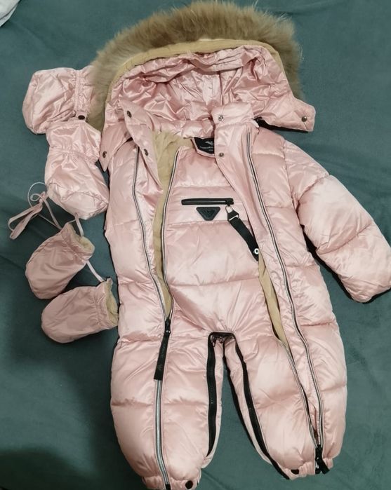 Продам комбинезон зимний на девочку