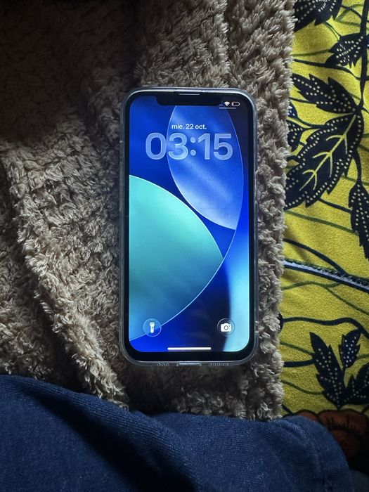 Am de vanzare un iphone 13 128 gb
