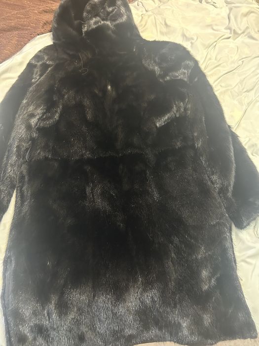 Продам норковую шубу. В хорошем состояний. Цена 40000тысЧ тенге