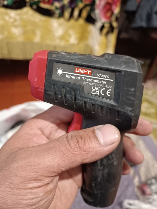 UNI-T UT306C Thermometer