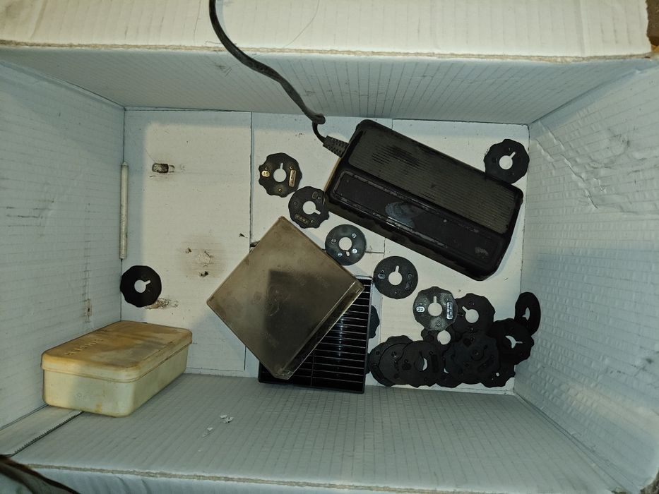 Ретро Шевна Машина Singer 1288 с Аксесоари!