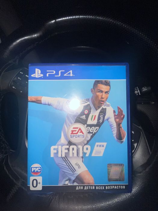Продам Fifa 19 на Ps4