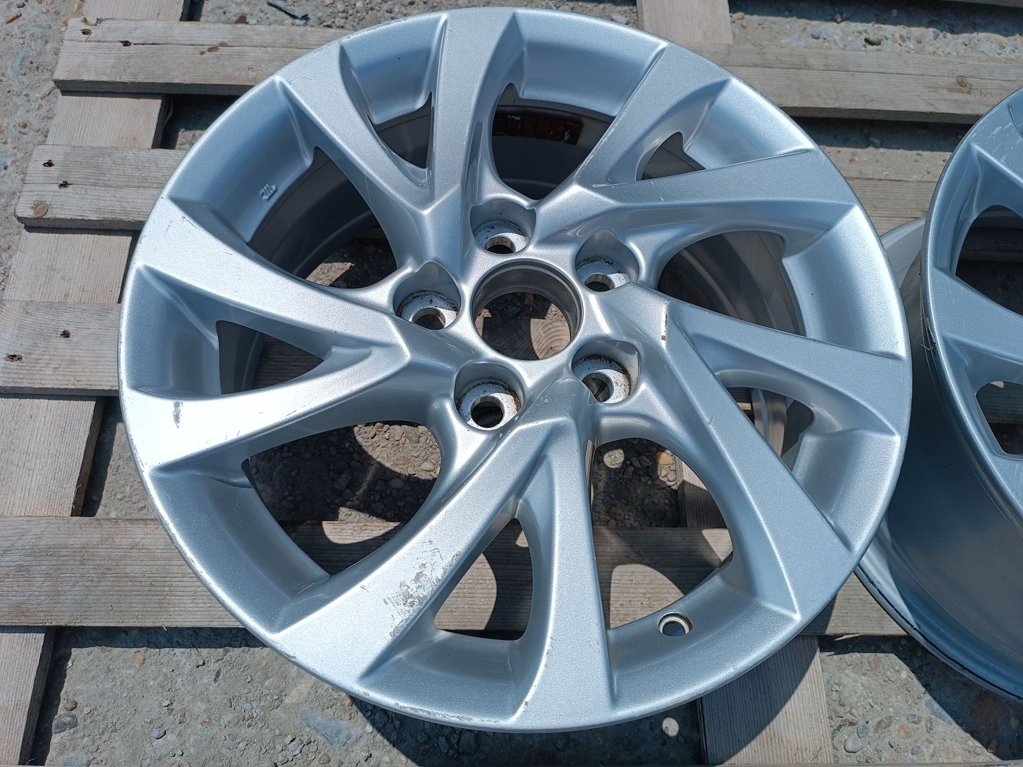 2бр лети джанти 16ки 5х114.3 Toyota
