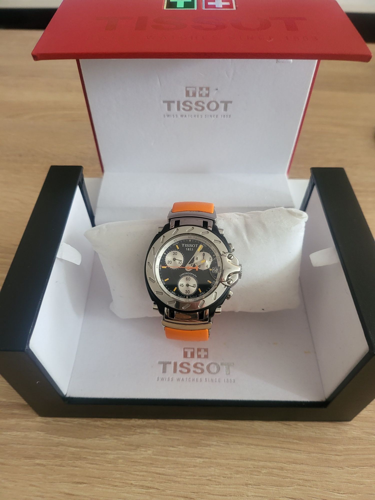 Часовник Tissot в идеално състояние