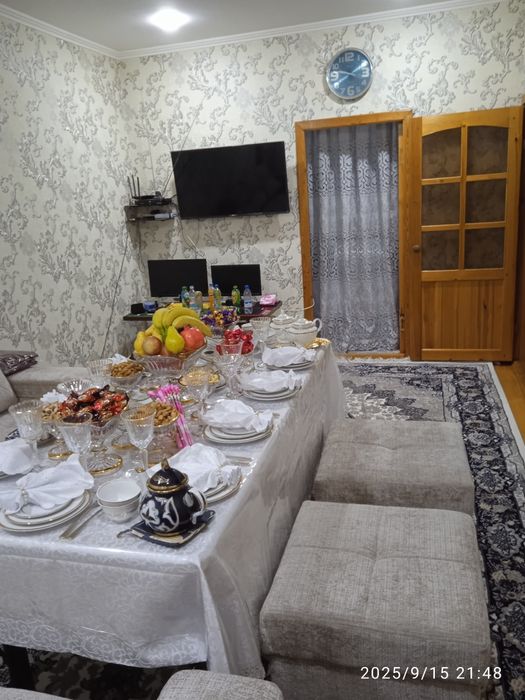 Продаётся Яшнобод Рисивый 2/2/4.этаж.54кв.мКом