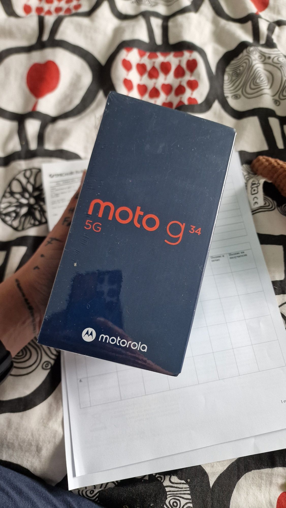 Нови: Телефон и слушалки Motorola G34 8/128 5G черен