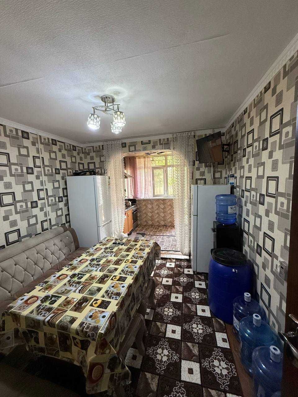 Продается квартира 2х комнатная с 60кв  на 1 этаже