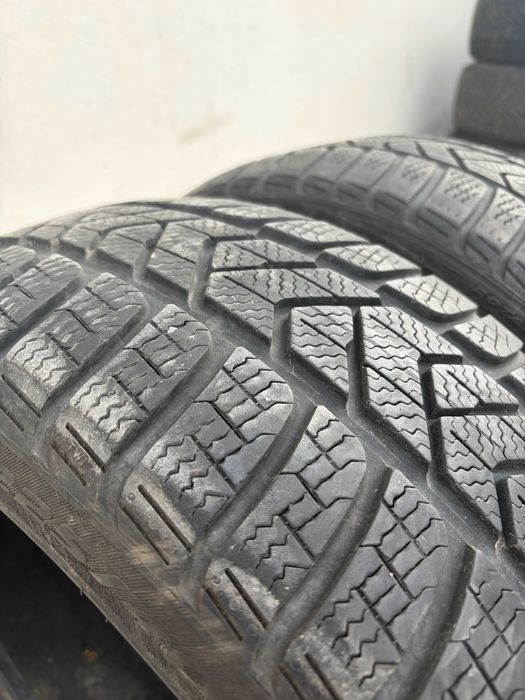 Pirelii 225/40R18- Stare foarte buna, livrare rapida, garantie!