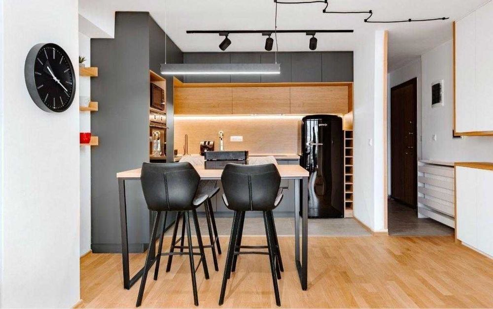 Дава се под наем Двустаен апартамент в Бургас, Център - 63 кв.м за 204 € - Снимка #4