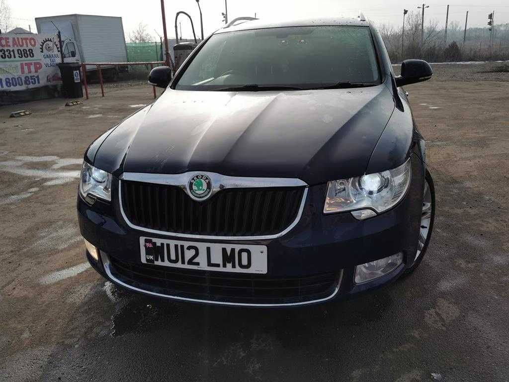 far faruri xenon adaptiv skoda superb 2 2012