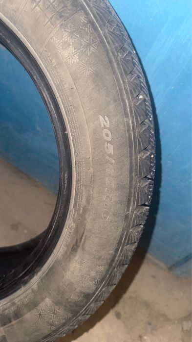 Шины 4 шт. Зима Roadstone, 205/60 R16