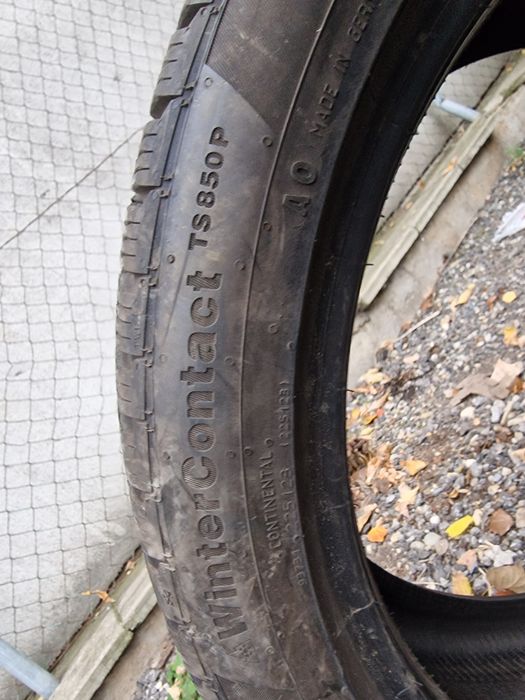 Anvelopă 245/40R18 marca Continental, M+S, DOT 2021,8 mm