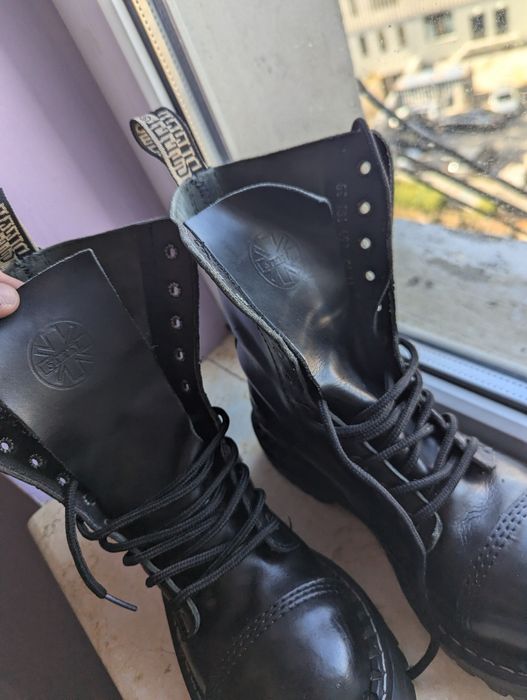 Bocanci Steel 10 inele nr 39 negri din piele