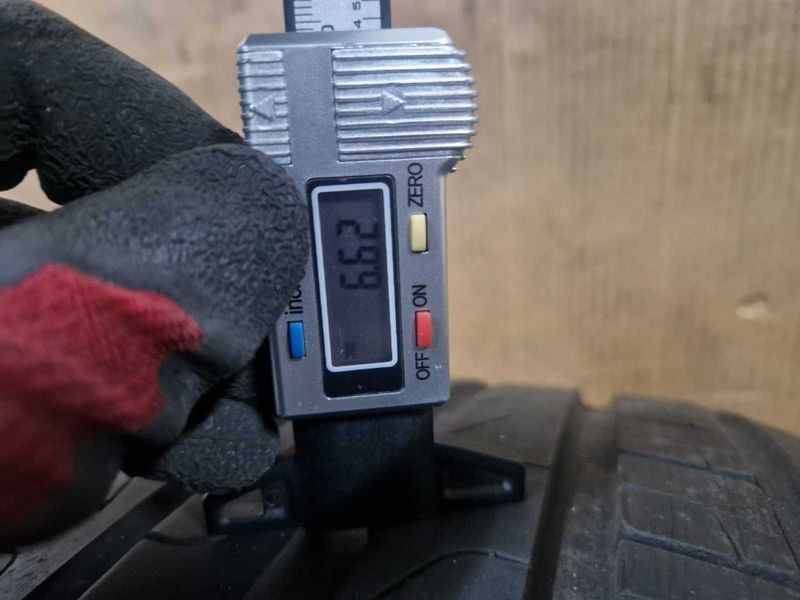 2 Pireli R18 235/60
летни гуми DOT1721