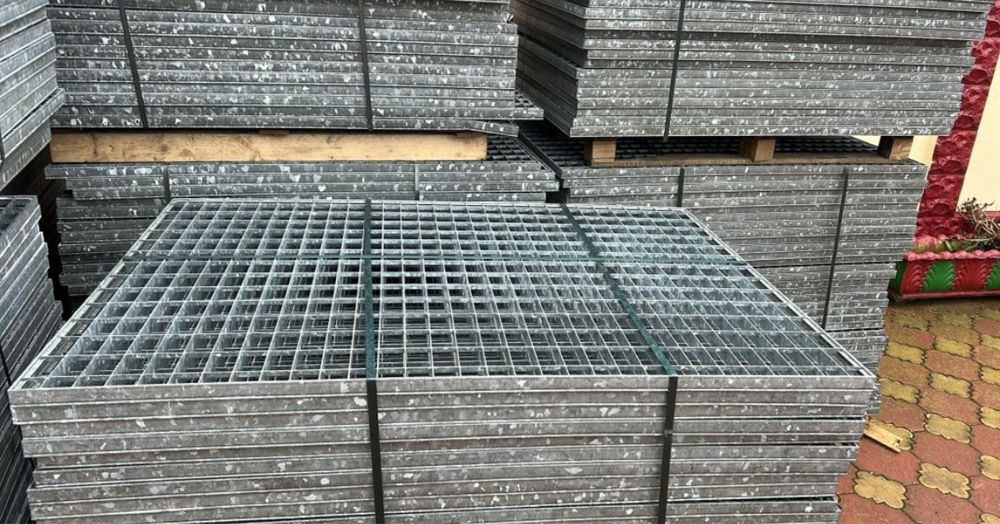 Rafturi metalice premium