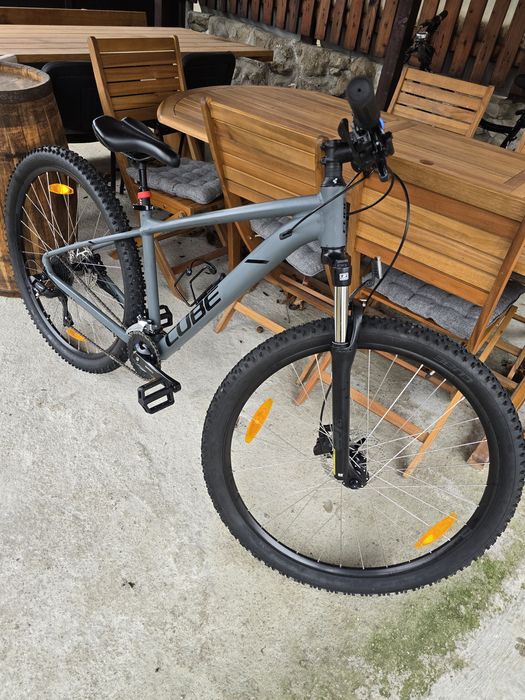 Vând bicicletă Cube Mărime M