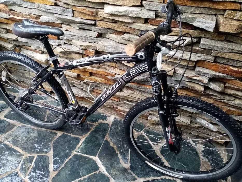 Велосипед Алуминиев Specialized hardrock 13. Кг 24 скорости