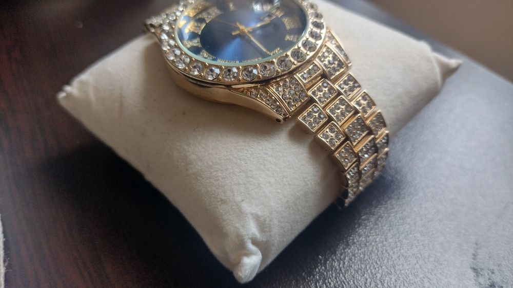 мъжки/женски златен часовник с цирконий