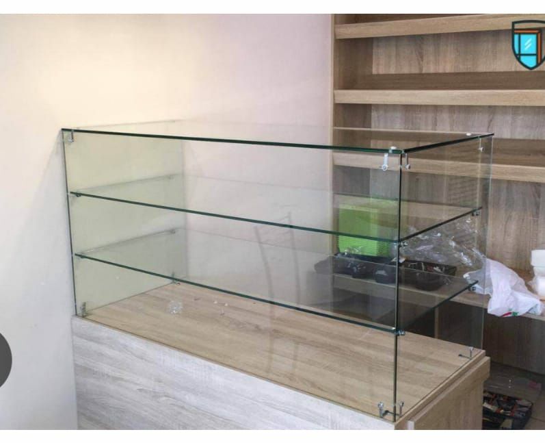 Изготовление Стеклянные витрины Зеркала Стекло Оргстекло