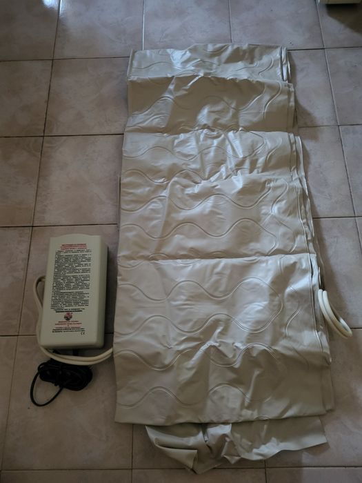 Продавам надуваем матрак с компресор за възрастни хора