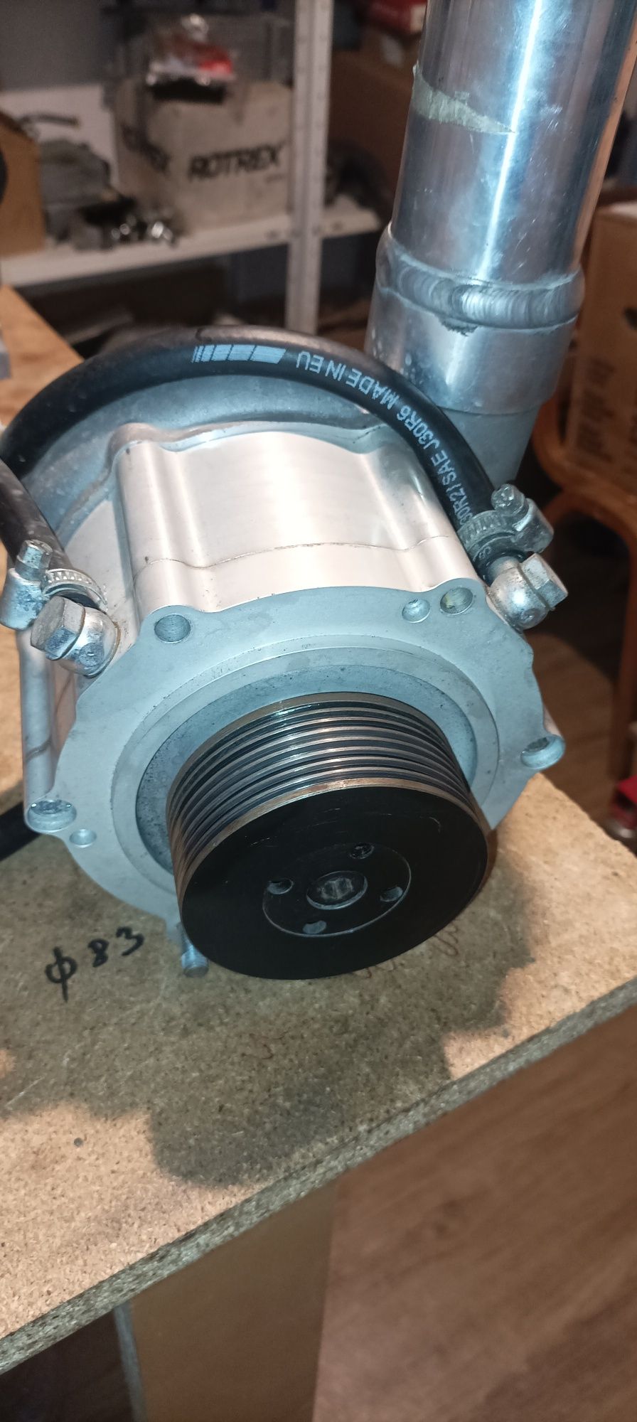 Компресор суперчарджър Rotrex c38-71