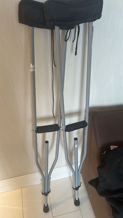 Костыли новые...